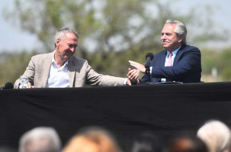 Fernández encabezó la firma del contrato del lanzador argentino de satélites Tronador II