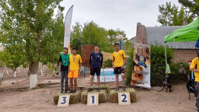 Un joven corrió una maratón en alpargatas y salió segundo en su categoría