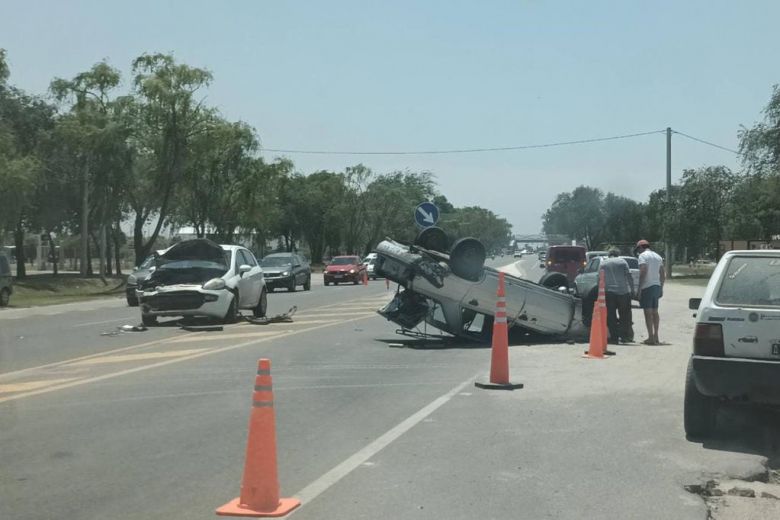Tres personas heridas tras accidente de autos en Alta Gracia 