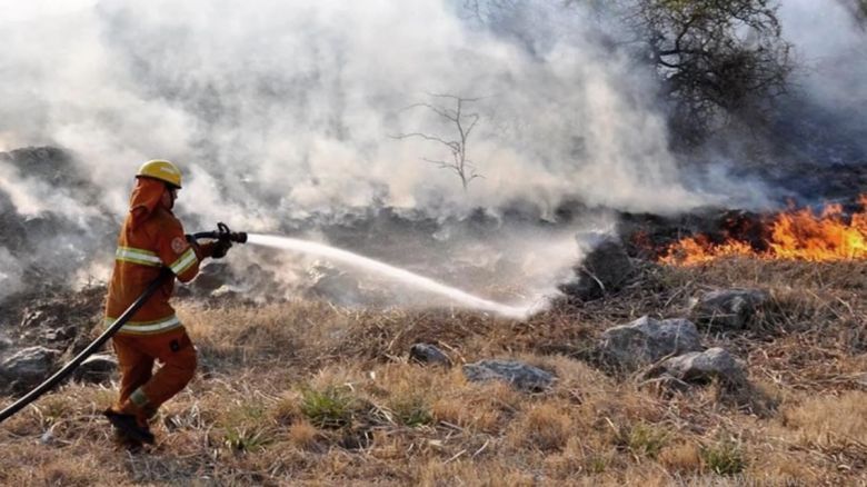 Incendios en Córdoba: en seis días se quemaron 12 mil hectáreas