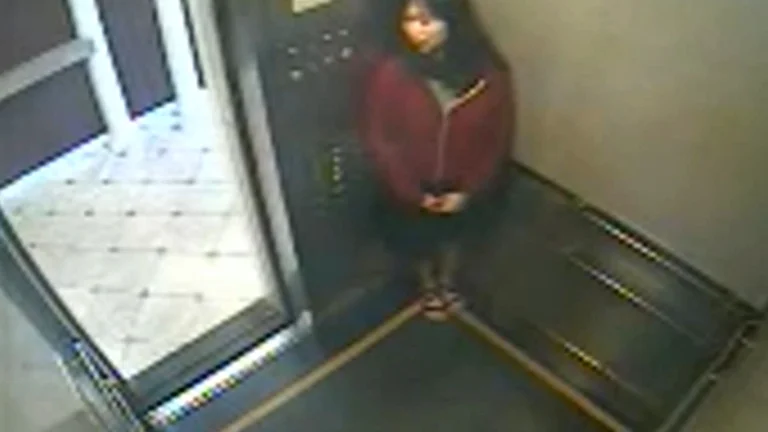 El video escalofriante de una turista en el ascensor de un hotel y su inexplicable muerte