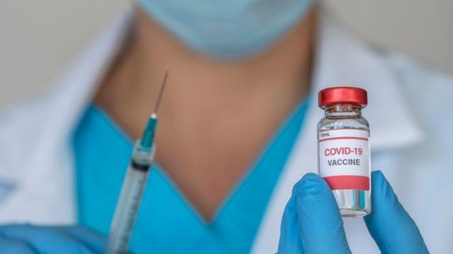 Covid: sólo un 12% tiene dos refuerzos de vacunas 