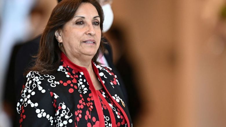 Perú: Dina Boluarte asumió como nueva presidenta en reemplazo de Castillo