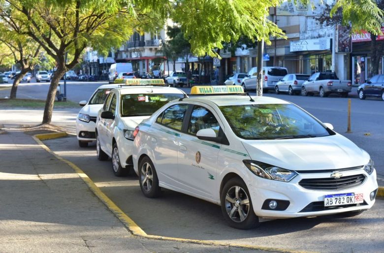 Taxistas realizan a las diez un paro del servicio 