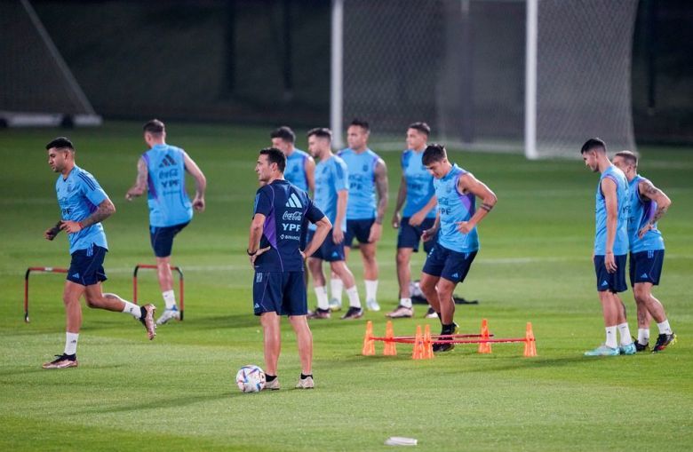 La seleccion vuelve a entrenar con la mira en la final y Scaloni evalúa a Di María