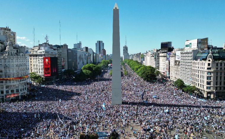 Miles de argentinos celebran junto a la Selección