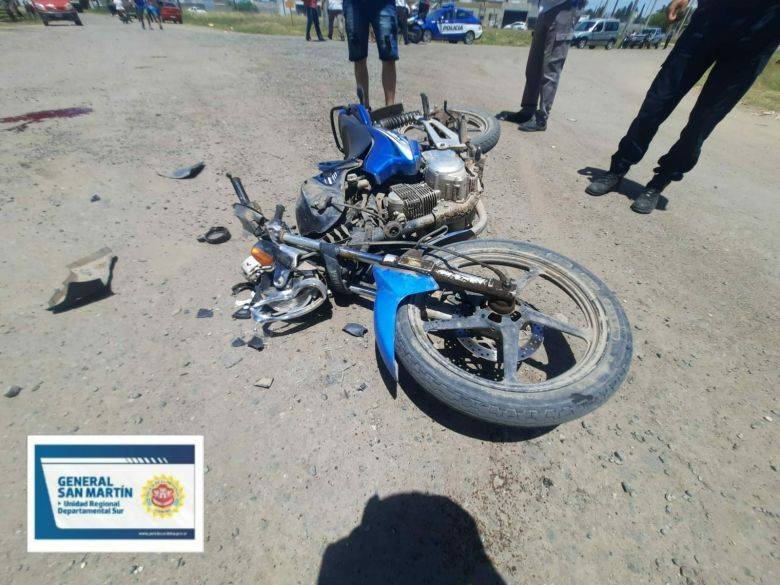 Un joven falleció tras chocar con su moto