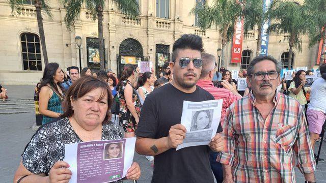 Familiares y amigos de Anahí Bulnes se movilizaron por su aparición