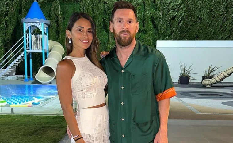 Furor por la camisa que usó Messi para año nuevo