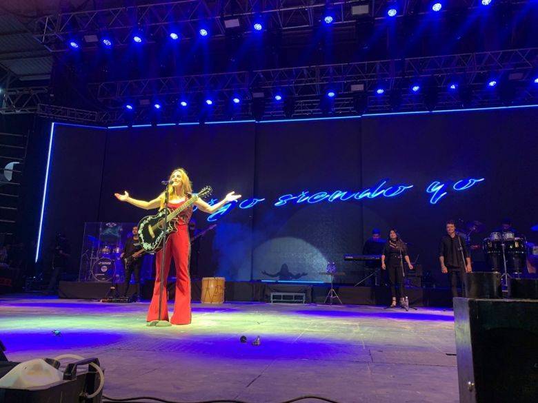 Los Nocheros y Soledad Pastorutti se presentaron en el escenario de Jesus Maria