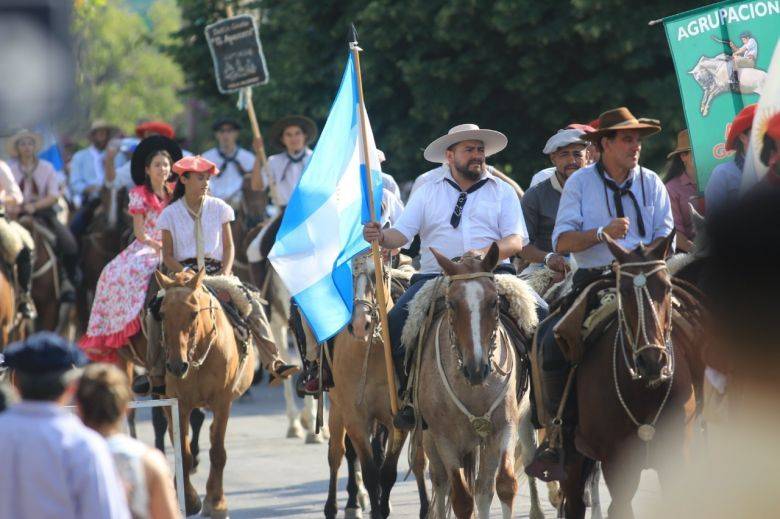 Jesús María: Ahyre, La Konga y Nahuel Pennisi, figuras de tercera noche 