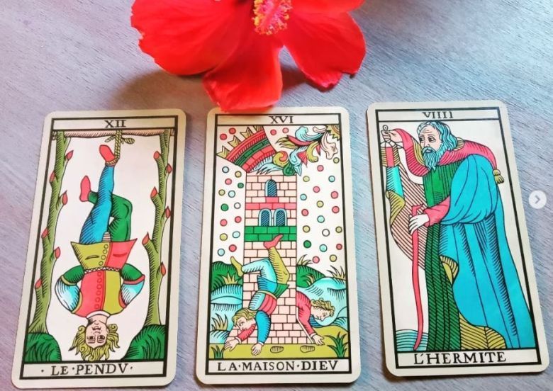 El Tarot: La Biblia Silenciosa