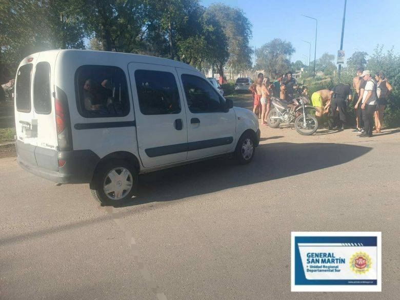 Una joven terminó con fracturas tras un accidente de transito