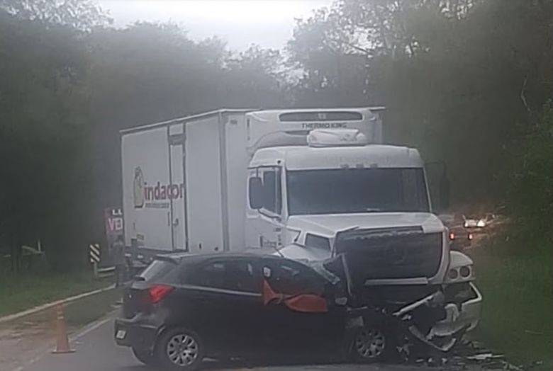  Anisacate: fallecieron dos personas tras chocar con un camión