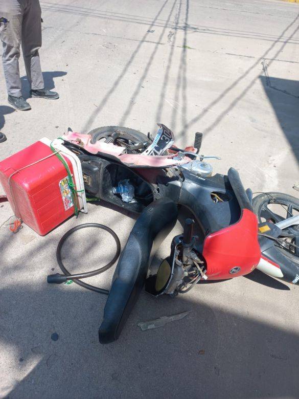 Grave accidente vial: chocó a un motociclista y huyó 