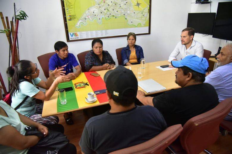 El municipio se reunió con representantes de la comunidad boliviana 