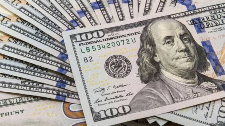 El dólar alcanzó un nuevo máximo histórico