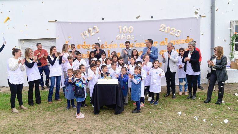 Sanabria: la Escuela José de San Martín celebró sus 100 años