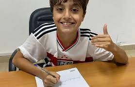 El Lionel Messi de nueve años que firmó contrato con San Pablo