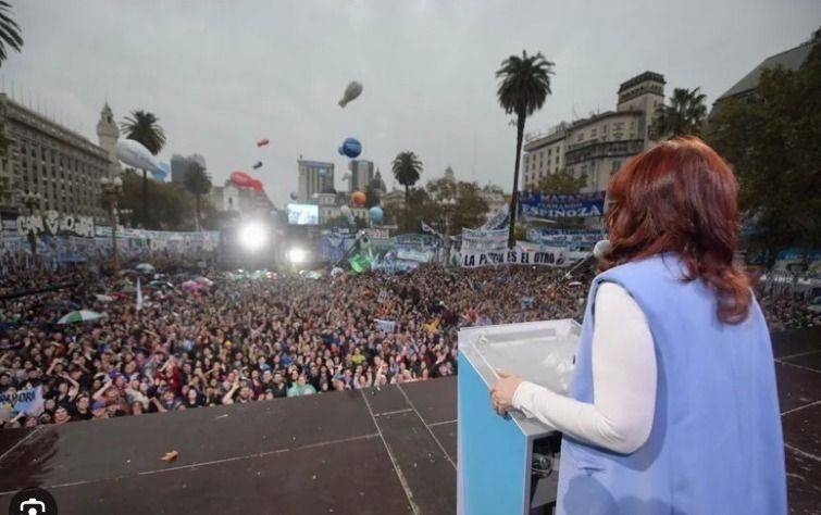 Cristina Fernández: "yo soy del pueblo y de ahí no me muevo"