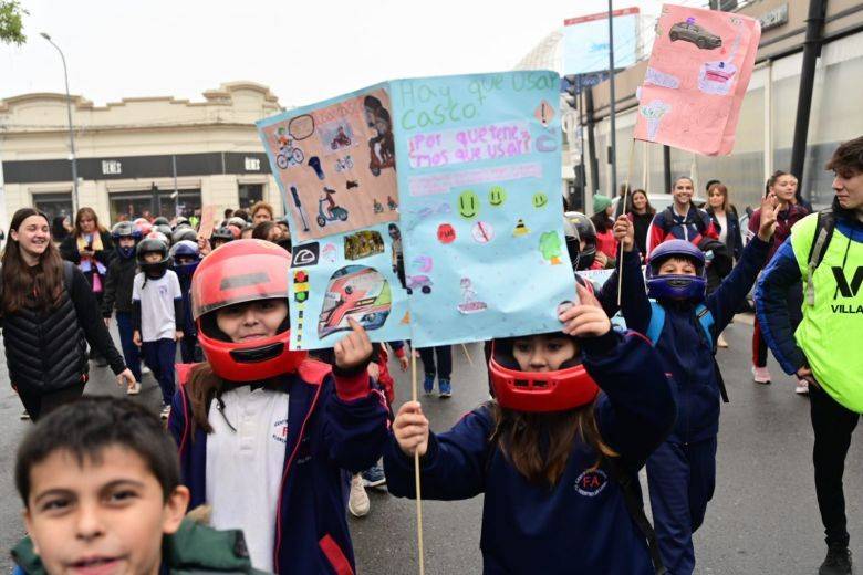 Marcha de los Cascos: niños recorrieron el centro para concientizar sobre seguridad vial