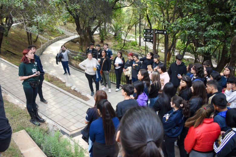 Estudiantes del IPEM  N º147 visitaron lugares icónicos de la capital cordobesa