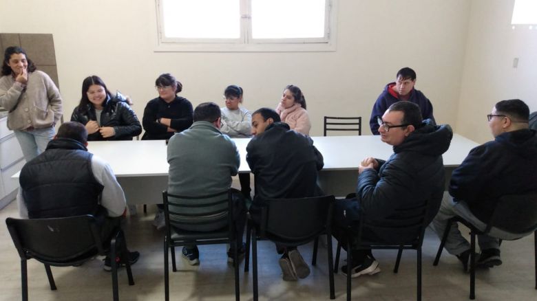 Jóvenes con discapacidad se capacitan en un taller de Orientación Laboral