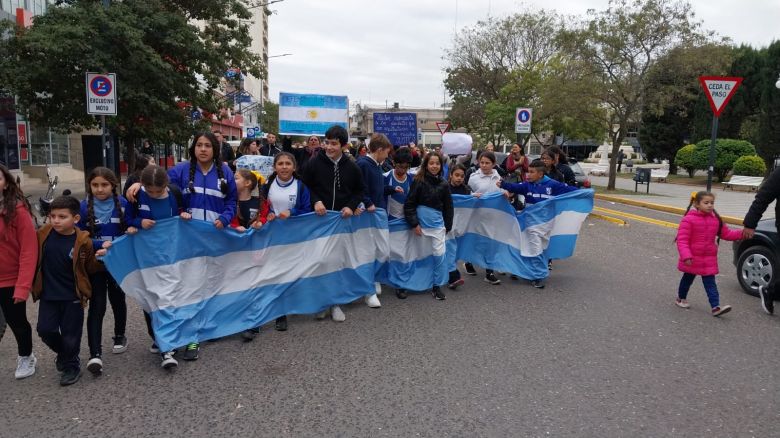 Realizaron un Abrazo Solidario en la escuela José Ingenieros