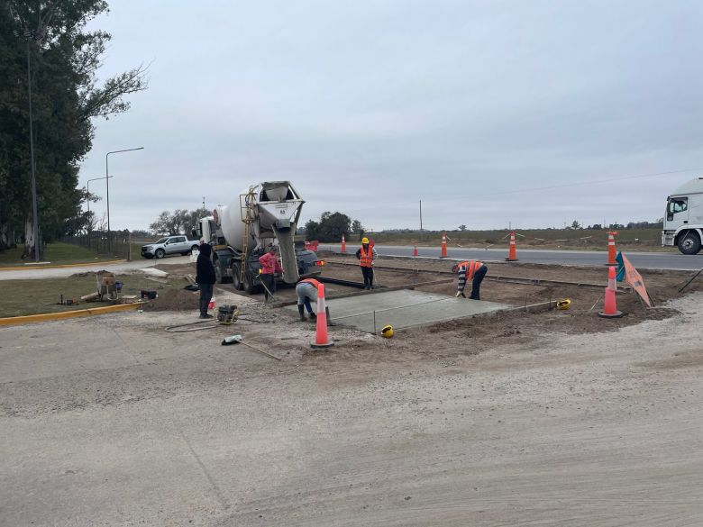 Comenzó el hormigonado en el ingreso al Parque Industrial