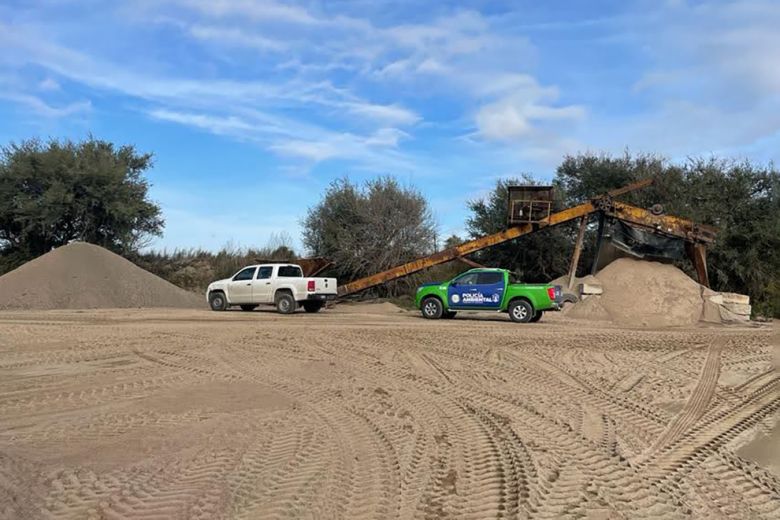 Villa María: frenaron una cantera húmeda irregular en el río Ctalamochita