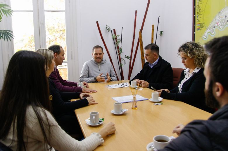 El municipio firmó un convenio para articular la aplicación de la Ley Provincial de Geriátricos