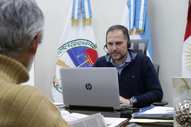 Martín Gill expuso las políticas educativas que implementa la ciudad en materia ambiental