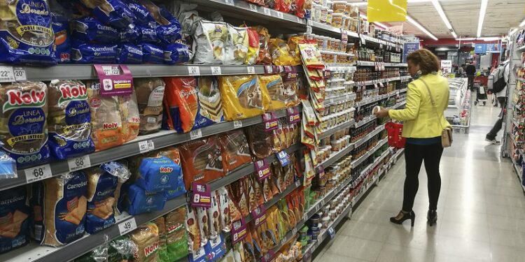 Las ventas en shoppings subieron 12,5% y en supermercados 0,2%