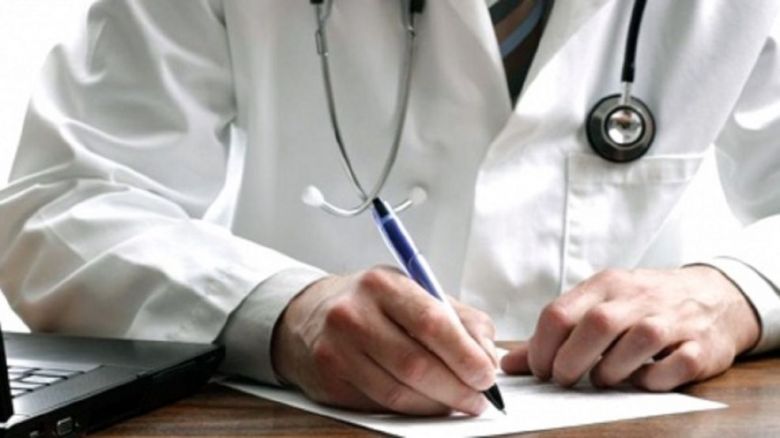 Médicos cobrarán un "bono" por consultas por prepagas y obras sociales