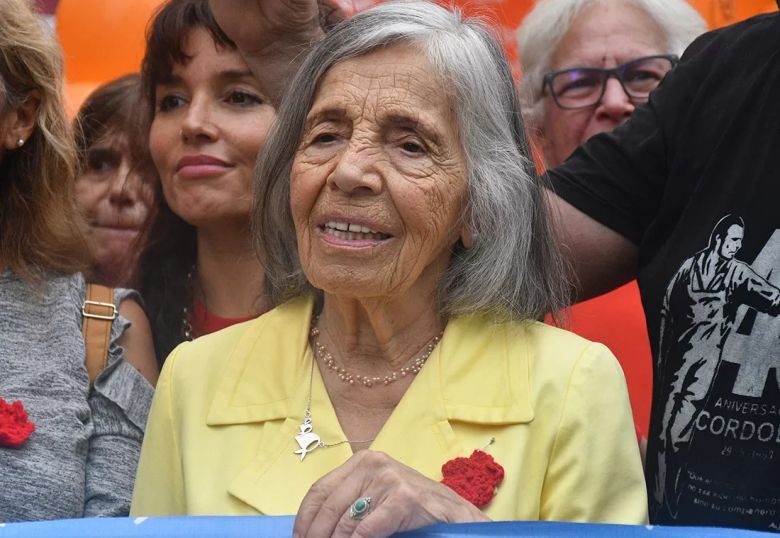 A los 94 años, murió la Abuela de Plaza de Mayo, Sonia Torres