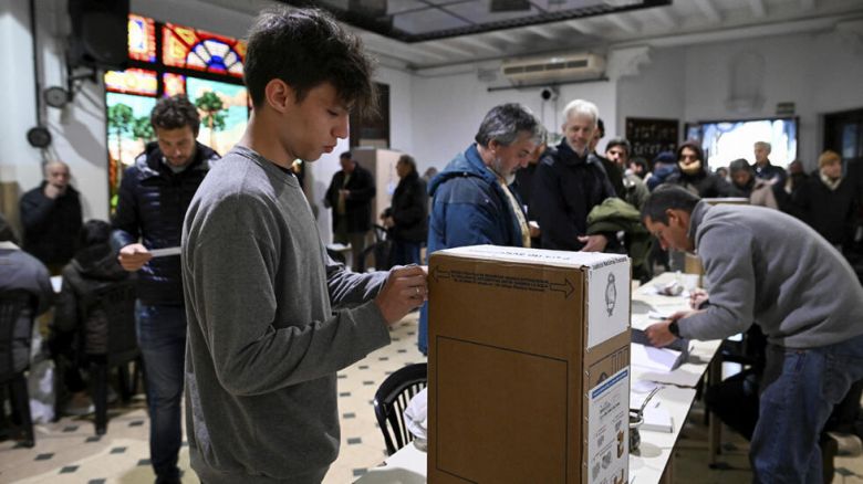 Un millón de jóvenes entre 16 y 17 años están habilitados para votar este domingo