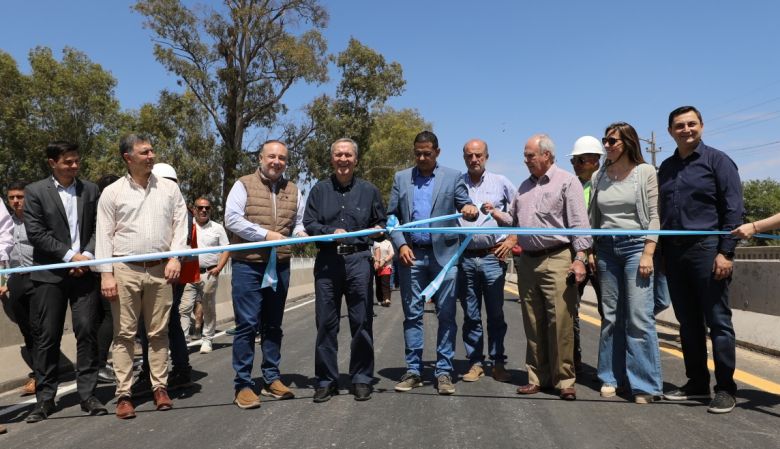 Schiaretti inauguró el nuevo puente que une a las dos Villas