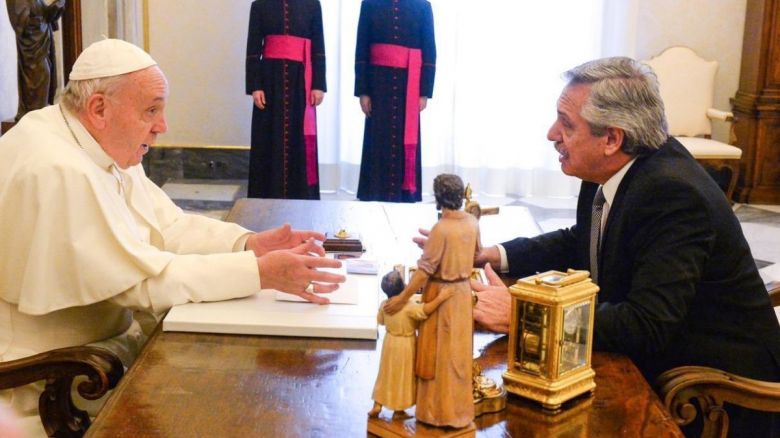 Alberto Fernández suspendió su viaje al Vaticano 
