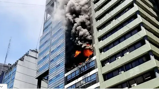 Se produjo una fuerte explosión en el edificio de al lado al Ministerio de Trabajo