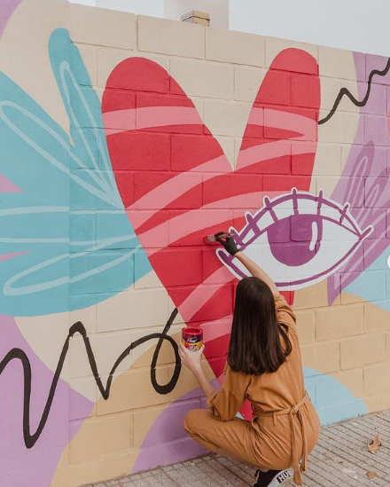 Tamara Martínez, una artista a puro color