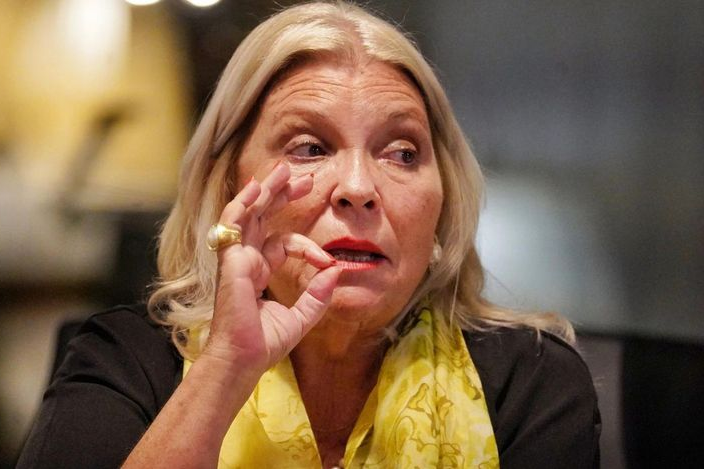 Carrió le pidió al Gobierno de Milei medidas para aliviar la situación de jubilados