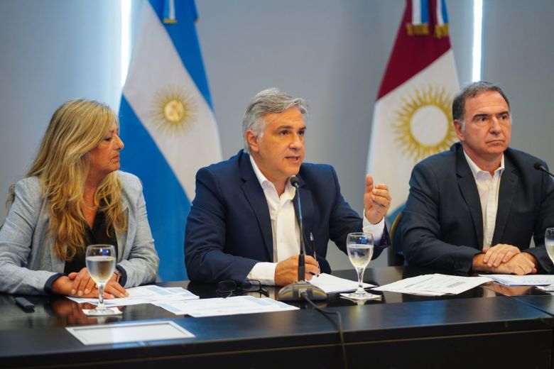 Llaryora anticipó el envío de más de mil millones de pesos para arreglos y mejoras de edificios escolares