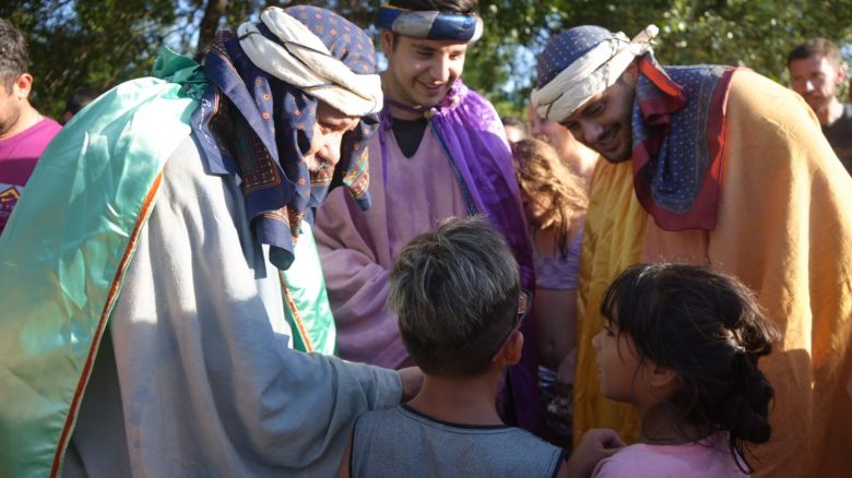 Niños y niñas de la ciudad disfrutaron de una tarde junto a los Reyes Magos