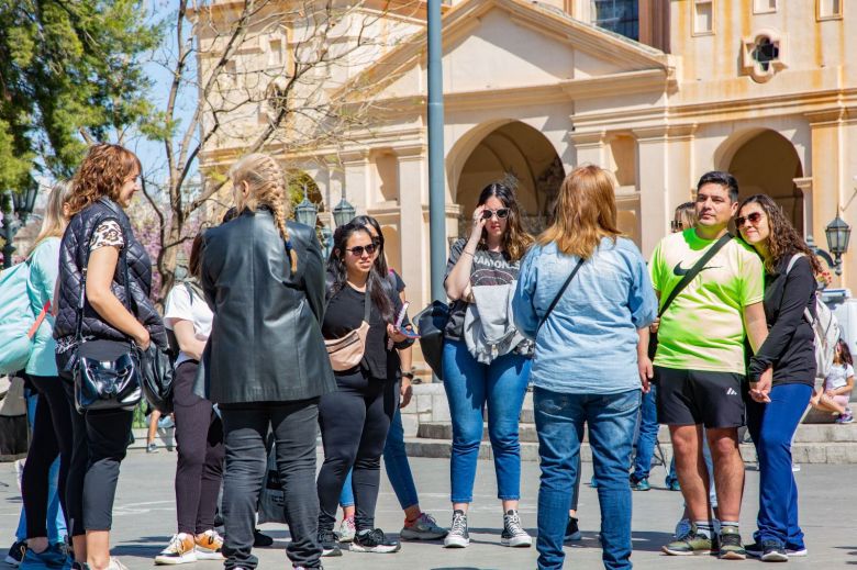 Comenzaron las visitas guiadas para disfrutar del verano en Córdoba Capital 