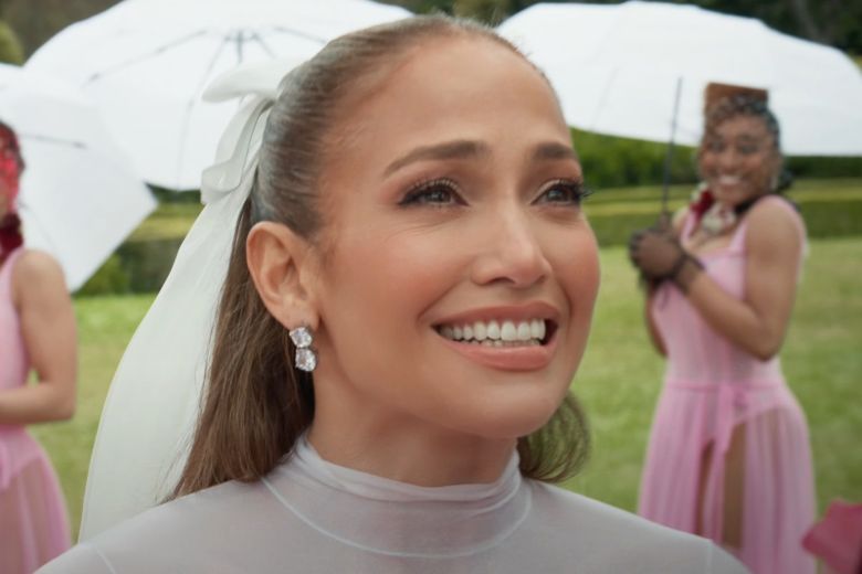 Jennifer Lopez estrenó su nuevo single y videoclip "Can´t get enough"