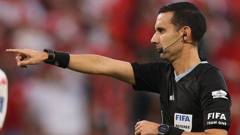 La FIFA desmintió que se vaya a implementar la tarjeta azul