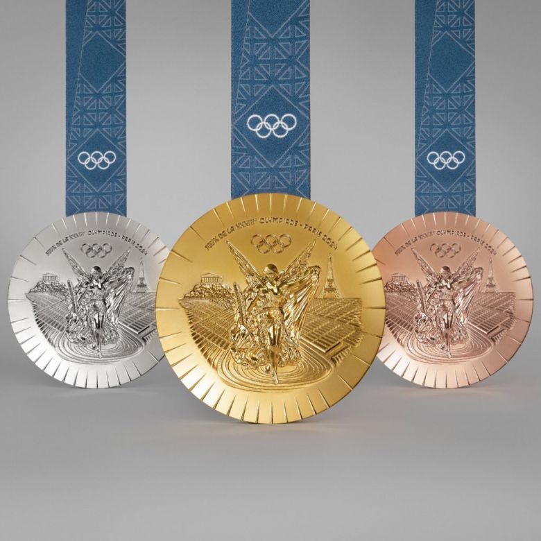 Se presentaron las medallas que entregarán en los próximos Juegos Olímpicos