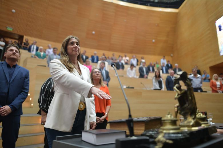 La legisladora Verónica Navarro juró como integrante del jurado de enjuiciamiento