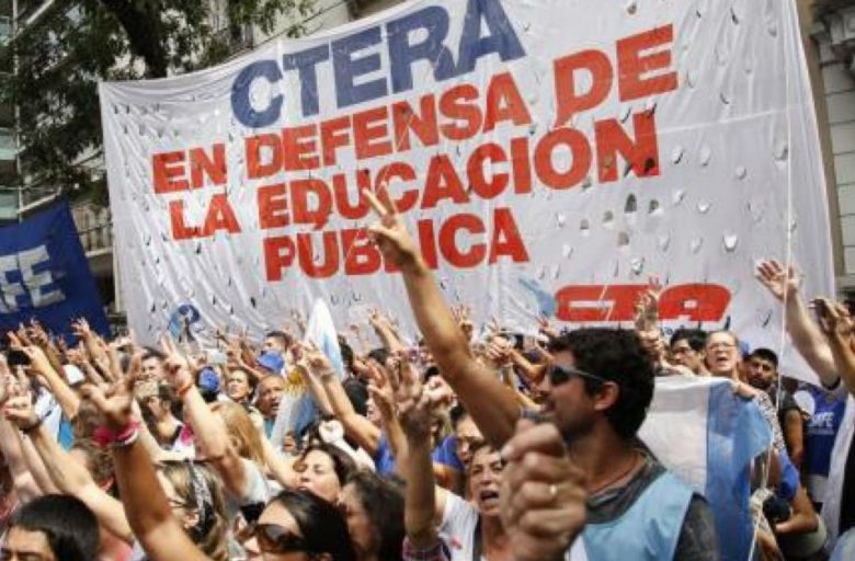 El Gobierno convocará en los próximos días a la paritaria nacional docente