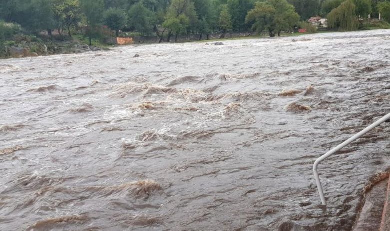 La Provincia advirtió y pidió precaución por la crecida de ríos serranos